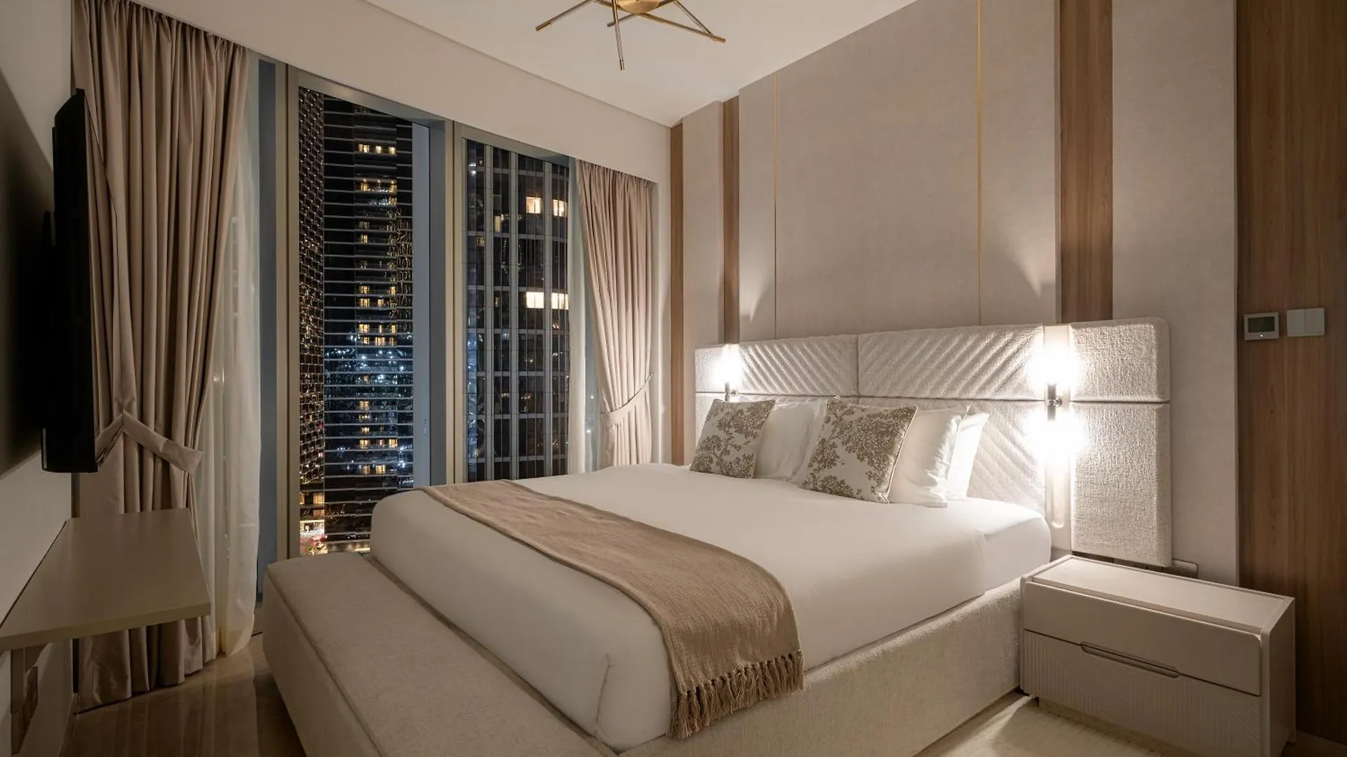 Luxe Living At Grande Signature - Burj Khalifa And Sea Views - Brand New 迪拜