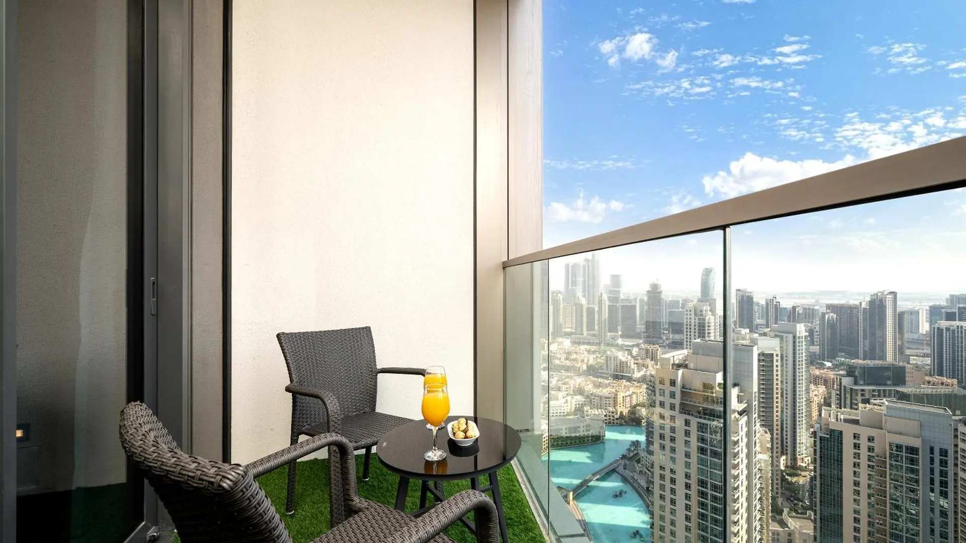 Luxe Living At Grande Signature - Burj Khalifa And Sea Views - Brand New Dubai