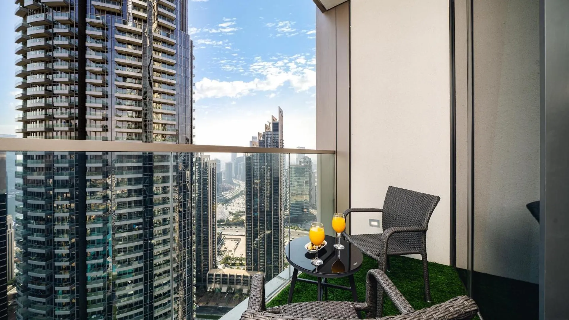 Luxe Living At Grande Signature - Burj Khalifa And Sea Views - Brand New Dubai 0*,  United Arab Emirates