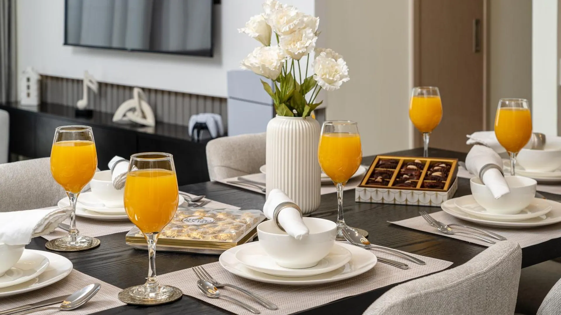 Luxe Living At Grande Signature - Burj Khalifa And Sea Views - Brand New Dubai Apartment