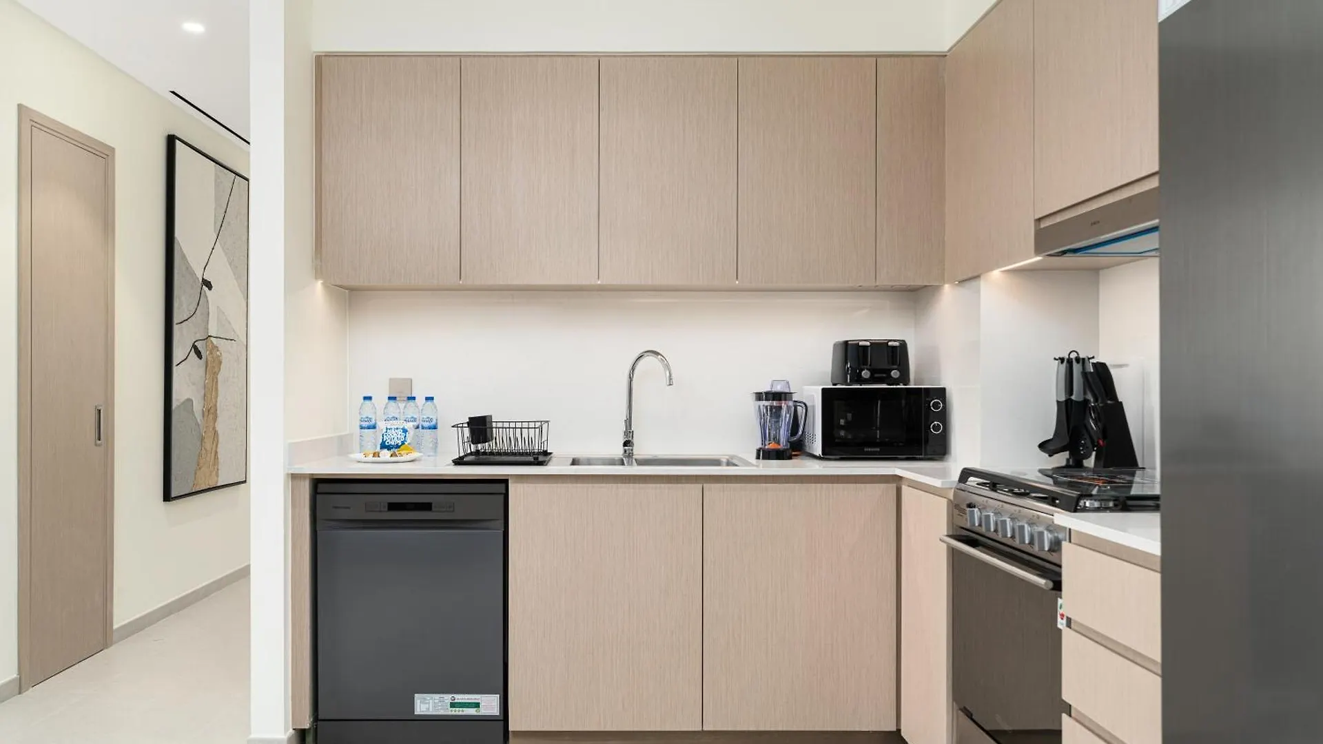 Luxe Living At Grande Signature - Burj Khalifa And Sea Views - Brand New Dubai Apartment