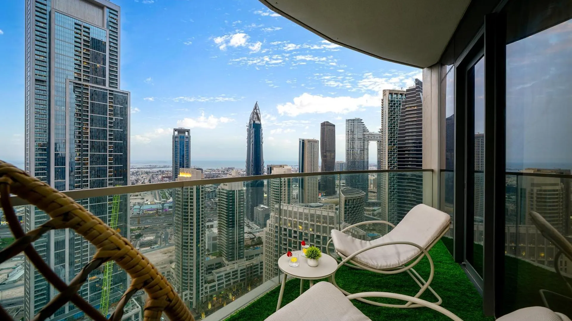 Luxe Living At Grande Signature - Burj Khalifa And Sea Views - Brand New Dubai United Arab Emirates