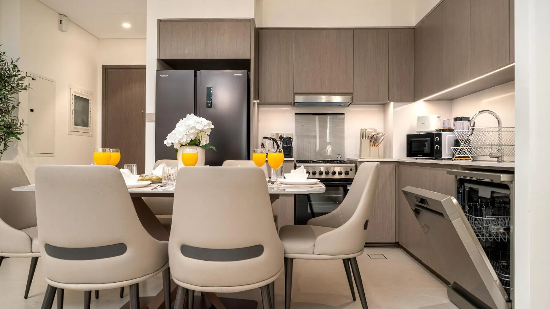 Luxe Living At Grande Signature - Burj Khalifa And Sea Views - Brand New Dubai
