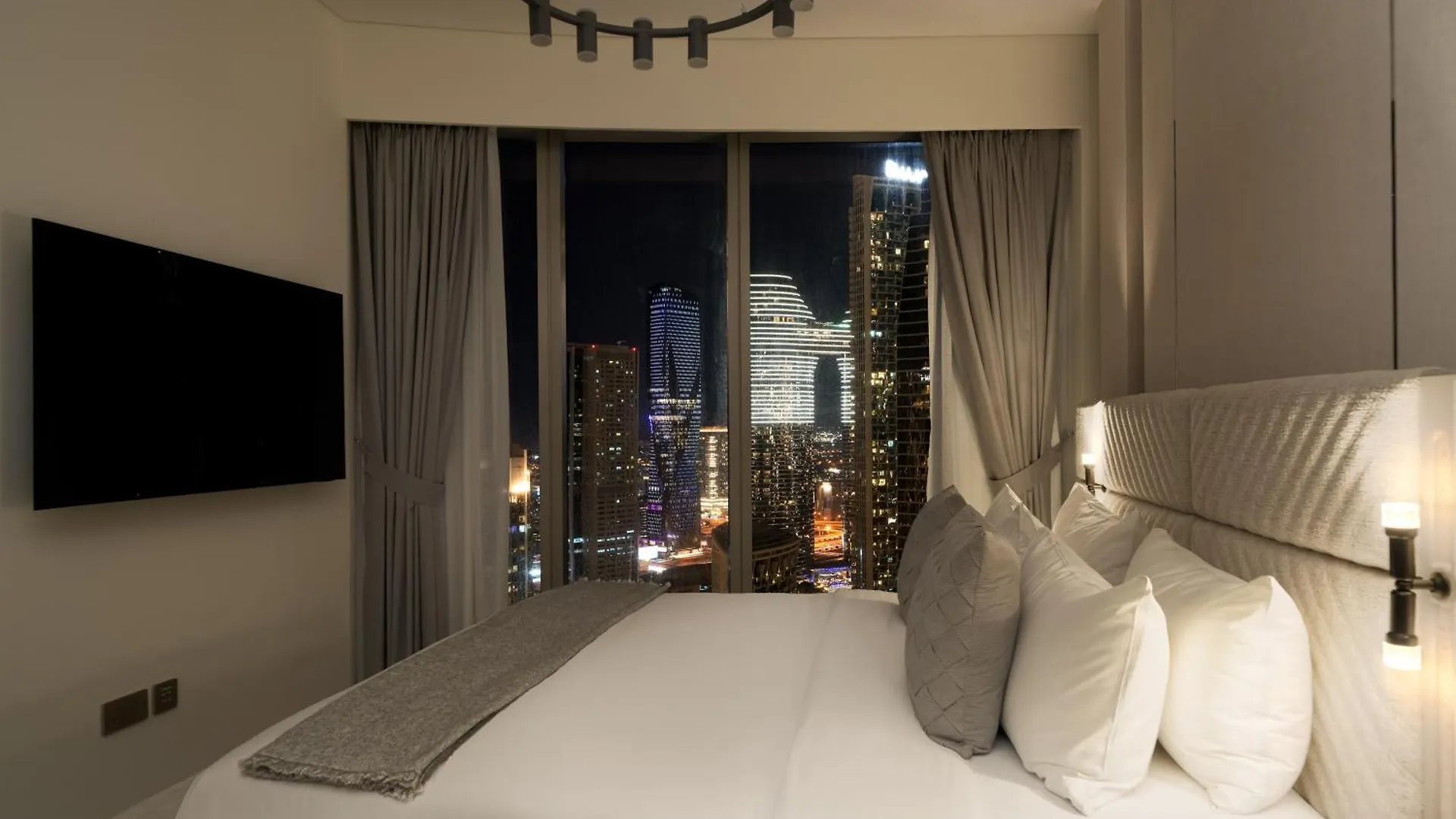 Luxe Living At Grande Signature - Burj Khalifa And Sea Views - Brand New Dubai Apartment